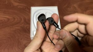イヤホン部アップ