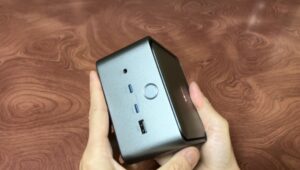 前面ポート（USB-A、USB-Cなど）